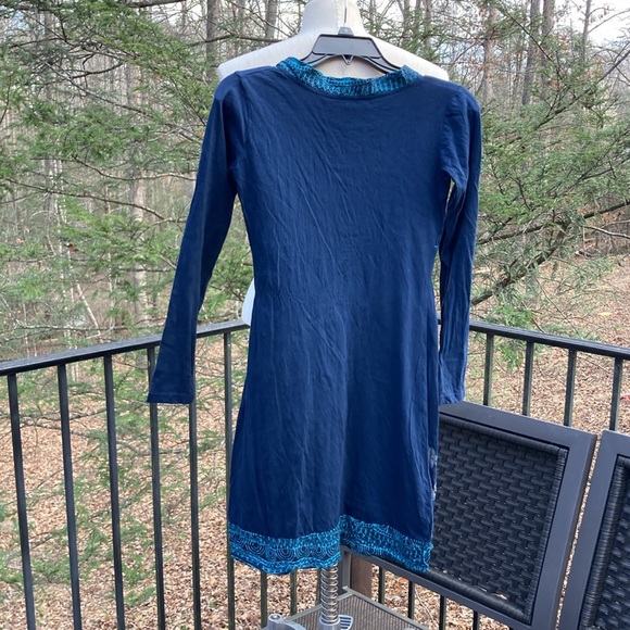 Aller Simplement v-necked blue dress stitches and print on flowers/design sz. S - Picture 6 of 8